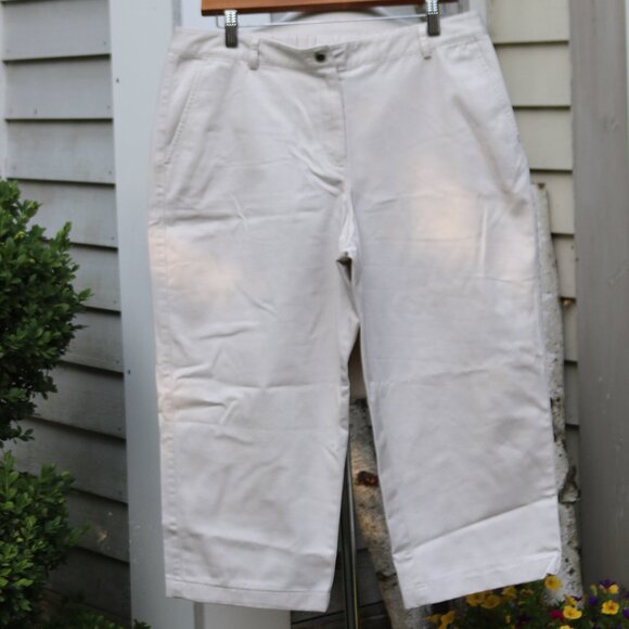 LL Bean Petite Bayside Stone Cotton Classic Cropped Khaki Chino Pants Sz 12P - Picture 2 of 4